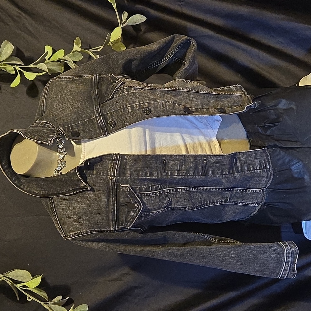 Women's Cropped Faded Black Denim Jacket